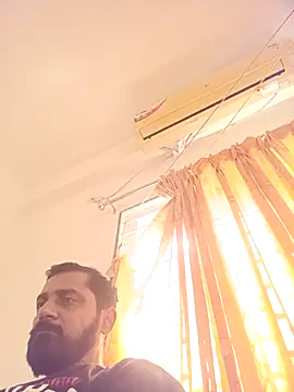 Snapshot of RubyEntity chatting on 11/09/25, 05:39 RubyEntity online show from 11/09/25, 05:39