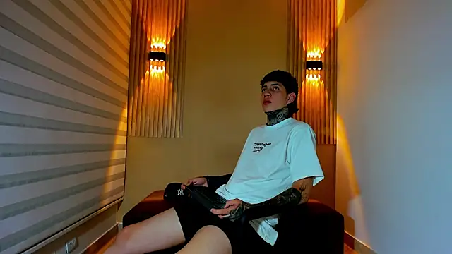 DANTE ARMSTRONG online show from 11/08/25, 04:01