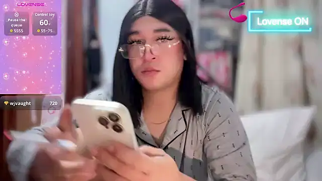 Snapshot of desirable_miya chatting on 03/21/26, 08:19 desirable miya online show from 03/21/26, 08:19