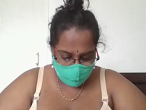 hootypriya online show from 11/05/25, 08:47