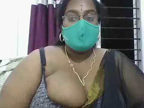 Snapshot of hootypriya chatting on 01/16/26, 12:14 hootypriya online show from 01/16/26, 12:14