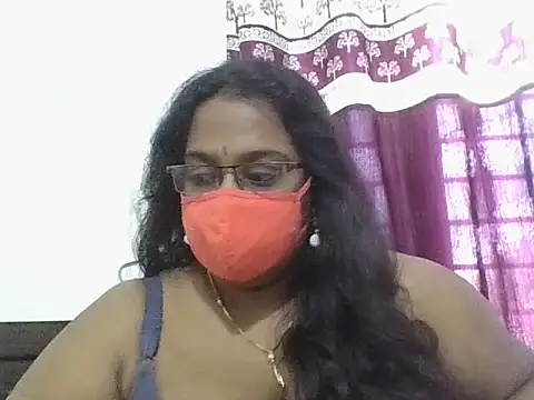 Snapshot of hootypriya chatting on 03/07/26, 03:58 hootypriya online show from 03/07/26, 03:58