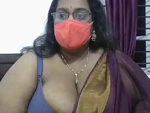 Snapshot of hootypriya chatting on 03/12/26, 11:33 hootypriya online show from 03/12/26, 11:33