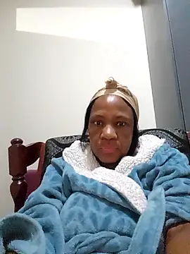 Snapshot of Mommy_Sienna chatting on 11/20/25, 05:45 Mommy Sienna online show from 11/20/25, 05:45