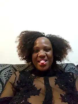 Snapshot of Mommy_Sienna chatting on 12/13/25, 11:43 Mommy Sienna online show from 12/13/25, 11:43