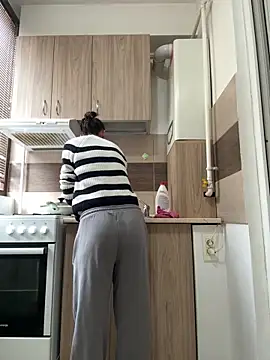 Snapshot of EdaQueen chatting on 04/01/26, 01:12 EdaQueen online show from 04/01/26, 01:12