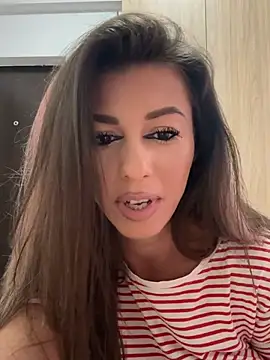 Snapshot of EdaQueen chatting on 04/08/26, 05:35 EdaQueen online show from 04/08/26, 05:35