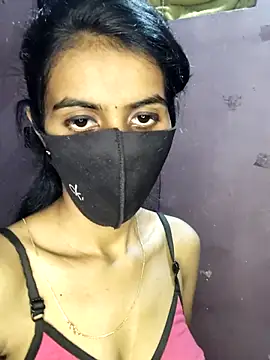 Snapshot of Thaper_Meera2 chatting on 04/15/26, 08:09 Thaper Meera2 online show from 04/15/26, 08:09