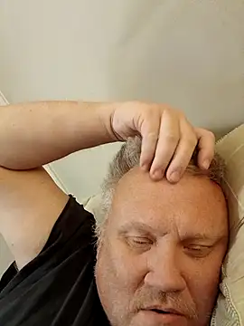 Snapshot of Jbirdb800 chatting on 11/24/25, 06:29 Jbirdb800 online show from 11/24/25, 06:29