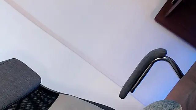 Snapshot of miss_ditey09 chatting on 11/22/25, 12:09 miss ditey09 online show from 11/22/25, 12:09