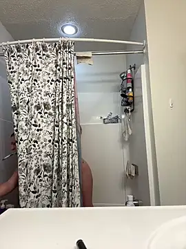 Redriddinghood8 online show from 12/17/25, 03:45