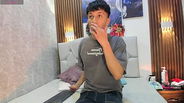 Elian Julian online show from 12/02/25, 11:45