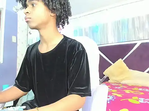 Snapshot of Santy_bigcock_01 chatting on 01/13/26, 04:23 Santy bigcock 01 online show from 01/13/26, 04:23