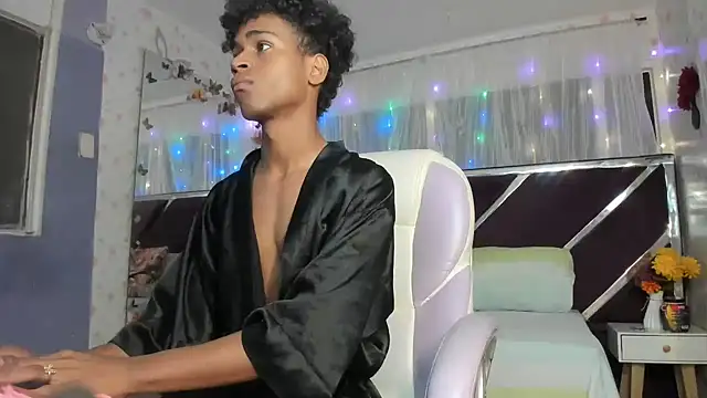 Snapshot of Santy_bigcock_01 chatting on 03/16/26, 12:09 Santy bigcock 01 online show from 03/16/26, 12:09