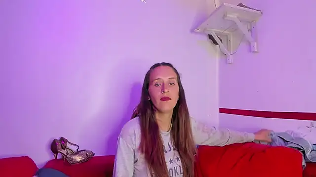 mia luna ed online show from 11/14/25, 04:06