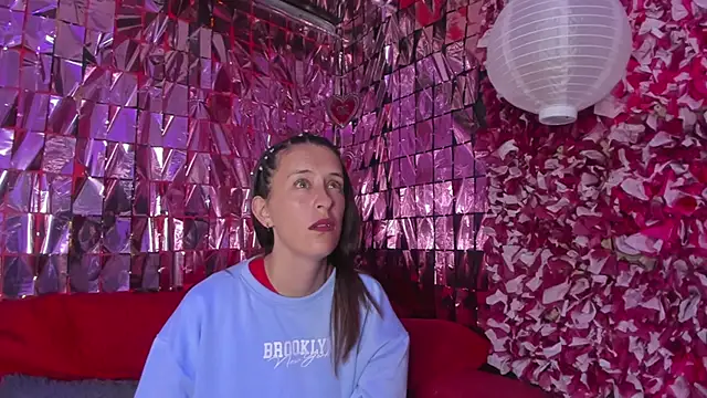 mia luna ed online show from 11/16/25, 02:00