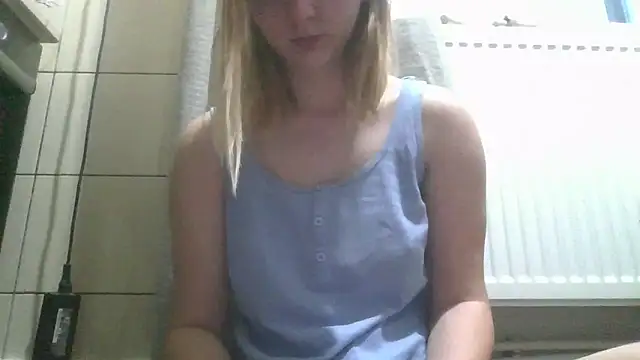 Snapshot of dirty_sasha00 chatting on 06/13/26, 01:58 dirty sasha00 online show from 06/13/26, 01:58