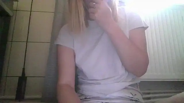 Snapshot of dirty_sasha00 chatting on 06/15/26, 02:47 dirty sasha00 online show from 06/15/26, 02:47