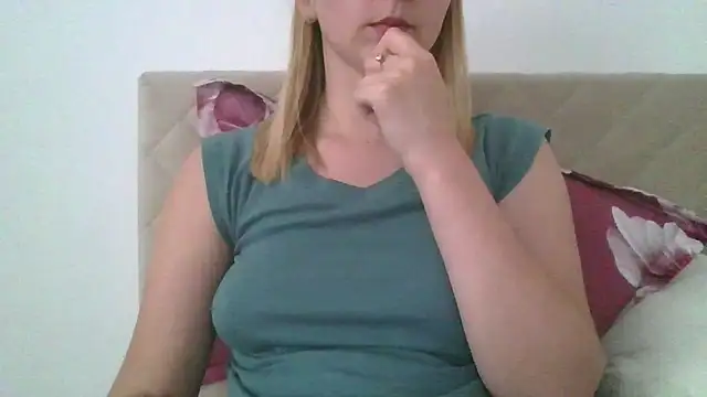 Snapshot of dirty_sasha00 chatting on 07/08/26, 04:00 dirty sasha00 online show from 07/08/26, 04:00