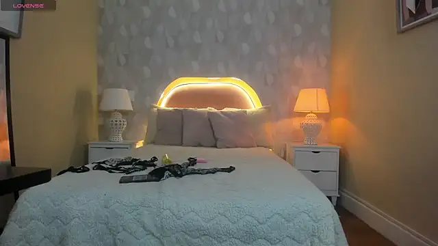 annie  20 online show from 11/15/25, 12:23