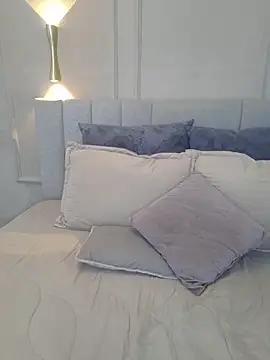 annie  20 online show from 12/04/25, 12:14