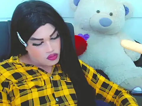 Snapshot of NharaBigCock chatting on 03/24/26, 06:46 NharaBigCock online show from 03/24/26, 06:46