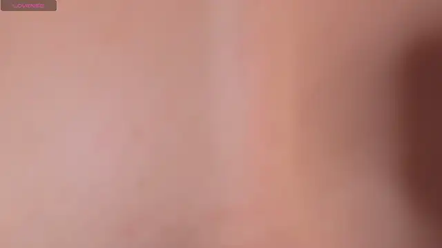 Snapshot of violett_fowlerxx chatting on 05/11/26, 05:35 violett fowlerxx online show from 05/11/26, 05:35