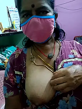 Snapshot of savithasree chatting on 11/11/25, 01:33 savithasree online show from 11/11/25, 01:33