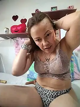 Snapshot of salomehill1 chatting on 04/05/26, 07:33 salomehill1 online show from 04/05/26, 07:33