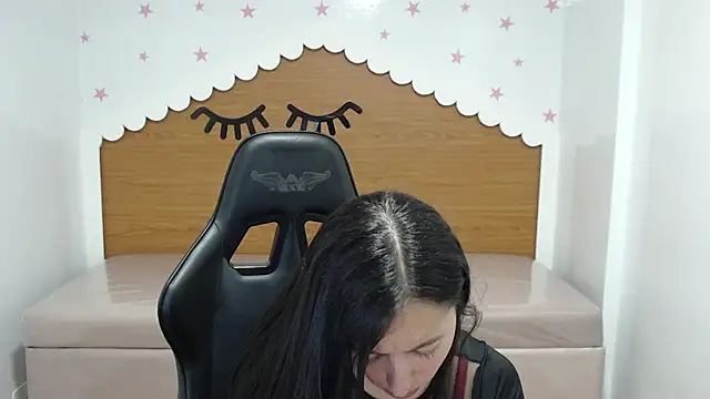 Snapshot of scarlett_percy_t chatting on 11/23/25, 07:46 scarlett percy t online show from 11/23/25, 07:46