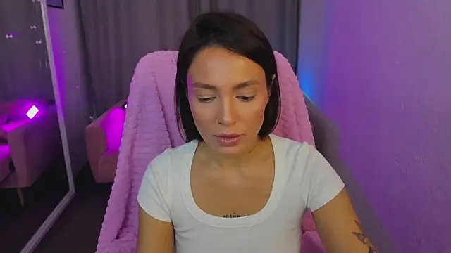 Snapshot of Naila_Whisper chatting on 11/08/25, 02:06 Naila Whisper online show from 11/08/25, 02:06