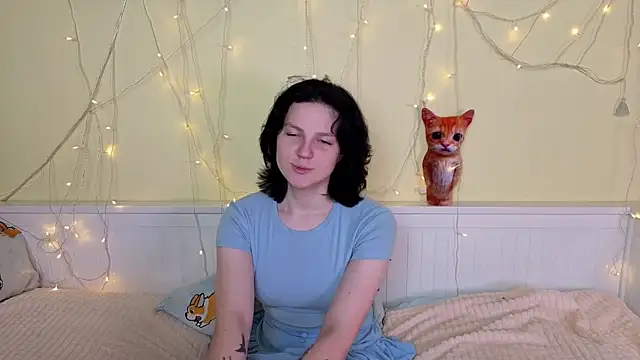 Snapshot of LatinaHuguenin chatting on 11/23/25, 07:08 LatinaHuguenin online show from 11/23/25, 07:08