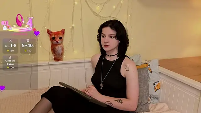 Snapshot of LatinaHuguenin chatting on 11/28/25, 07:11 LatinaHuguenin online show from 11/28/25, 07:11