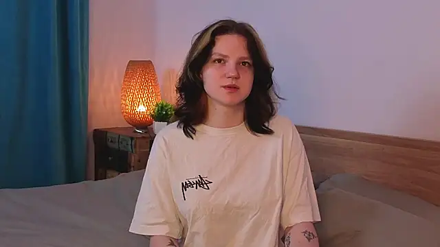 Snapshot of LatinaHuguenin chatting on 04/05/26, 09:12 LatinaHuguenin online show from 04/05/26, 09:12