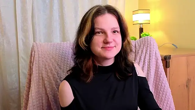 Snapshot of LatinaHuguenin chatting on 04/08/26, 09:04 LatinaHuguenin online show from 04/08/26, 09:04