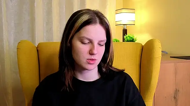 Snapshot of LatinaHuguenin chatting on 04/11/26, 09:08 LatinaHuguenin online show from 04/11/26, 09:08