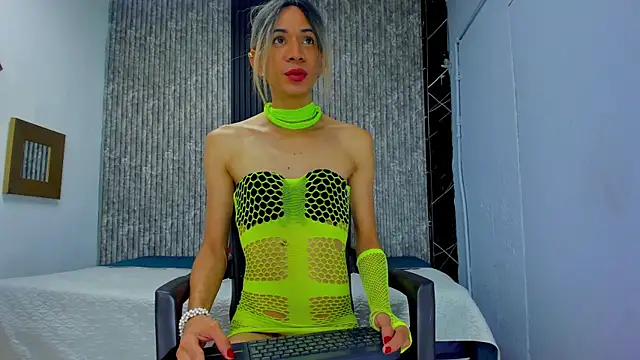 Snapshot of Caitlyn-Joness_ chatting on 12/04/25, 02:04 Caitlyn-Joness online show from 12/04/25, 02:04