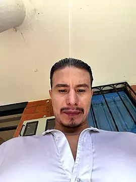 Snapshot of RaySullivan chatting on 01/18/26, 02:43 RaySullivan online show from 01/18/26, 02:43