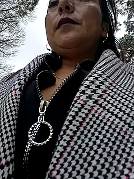 Snapshot of misshot_02 chatting on 11/20/25, 05:45 misshot 02 online show from 11/20/25, 05:45