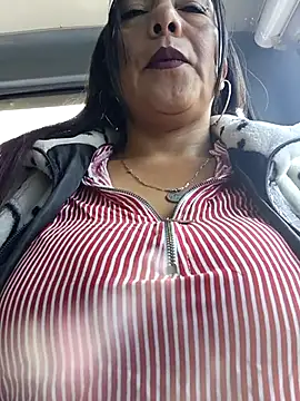 Snapshot of misshot_02 chatting on 12/05/25, 05:42 misshot 02 online show from 12/05/25, 05:42