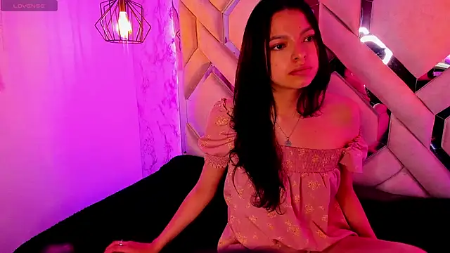 Yanna pink online show from 11/07/25, 08:31