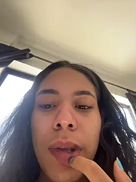 Snapshot of catee_martinez chatting on 11/07/25, 05:13 catee martinez online show from 11/07/25, 05:13