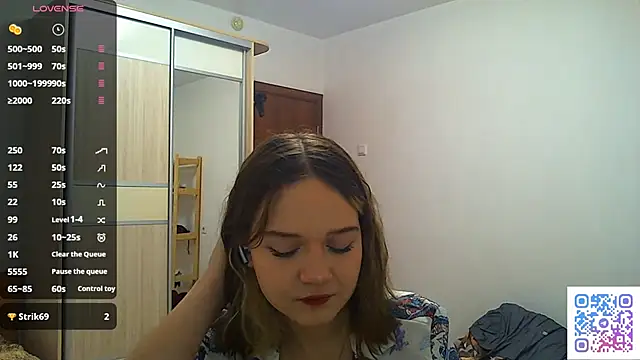 Snapshot of AlissaGerardo chatting on 12/17/25, 02:12 AlissaGerardo online show from 12/17/25, 02:12