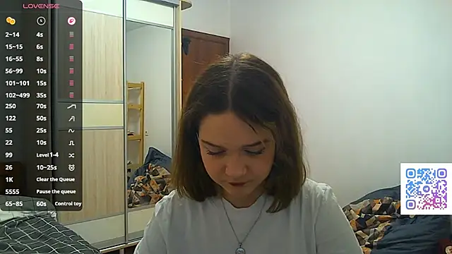 Snapshot of AlissaGerardo chatting on 12/20/25, 02:13 AlissaGerardo online show from 12/20/25, 02:13