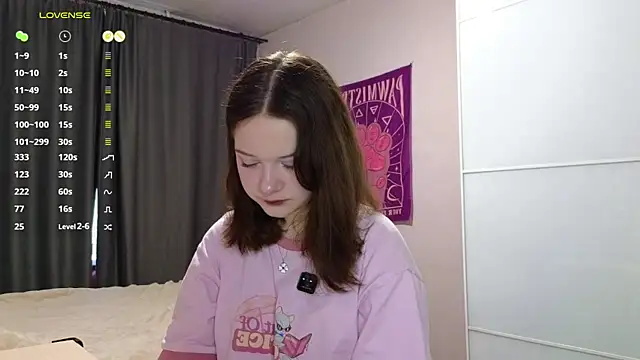 Snapshot of AlissaGerardo chatting on 04/19/26, 11:42 AlissaGerardo online show from 04/19/26, 11:42