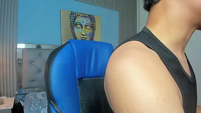 Snapshot of Liams18 chatting on 11/26/25, 02:12 Liams18 online show from 11/26/25, 02:12