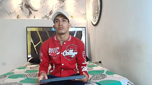 Snapshot of IMPERIO_ROMANO chatting on 12/01/25, 07:19 IMPERIO ROMANO online show from 12/01/25, 07:19