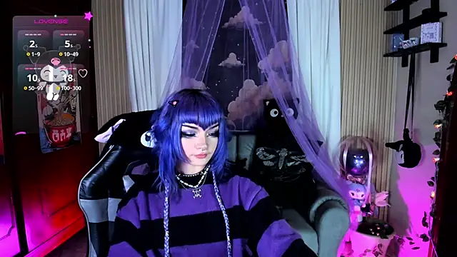 Snapshot of ravencollen chatting on 07/11/26, 10:44 ravencollen online show from 07/11/26, 10:44