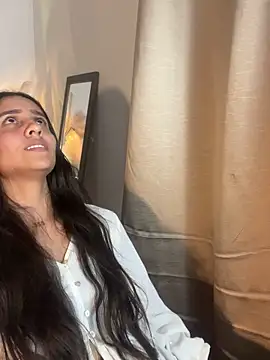 Snapshot of alisaa_jhons1 chatting on 04/10/26, 03:23 alisaa jhons1 online show from 04/10/26, 03:23