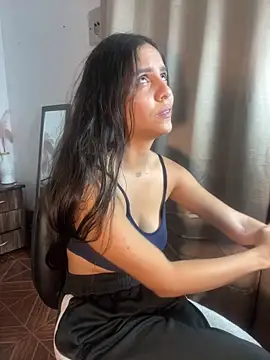 Snapshot of alisaa_jhons1 chatting on 04/11/26, 12:15 alisaa jhons1 online show from 04/11/26, 12:15